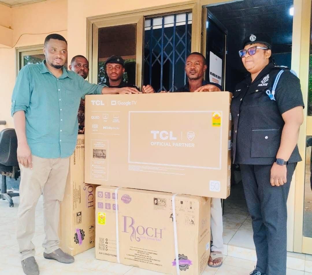 The MP donating a television and air conditioner to the Kotobabi Police Station
